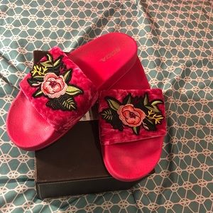 Flower Design Womens Slipper